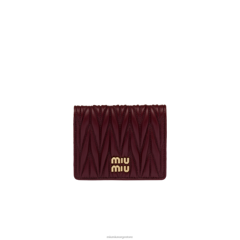 liten lommebok i matelasse i nappaskinn Miu Miu amarant rød/maisgul 4R2LJ1070 samling