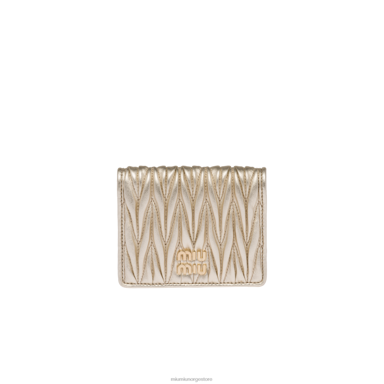 liten lommebok i matelasse i nappaskinn Miu Miu pyritt 4R2LJ1074 samling