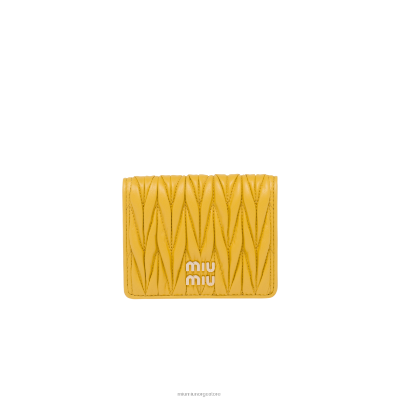 liten lommebok i matelasse i nappaskinn Miu Miu solgul 4R2LJ1069 samling